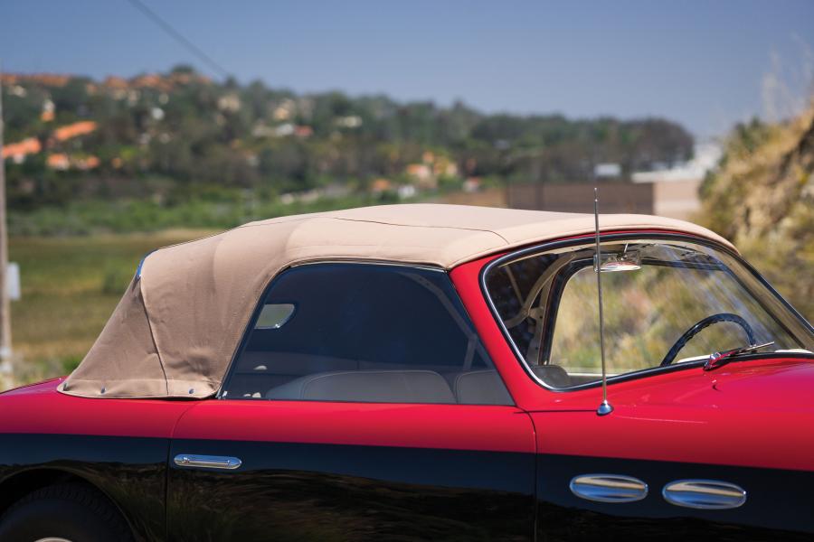 Детали экстерьера Siata-Ford 208S Cabriolet Speciale 1952 года  (фото 14 из 26)